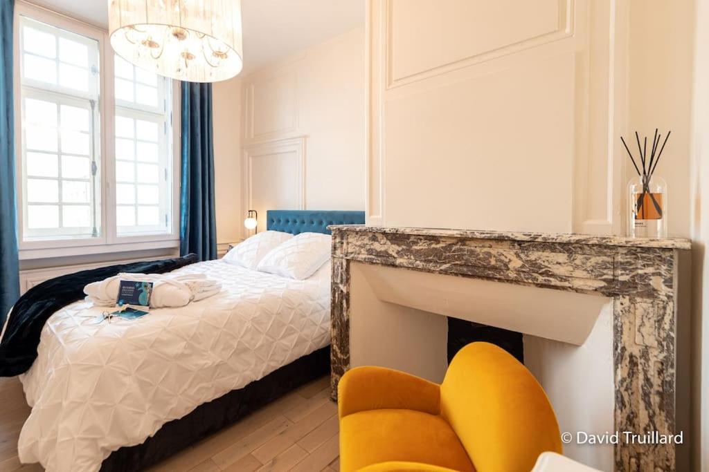 Suites Mana - Matahina Avec Vue Superbe Sur La Place Ducale Et Parking Prive Inclus Charleville-Mezieres Exterior photo